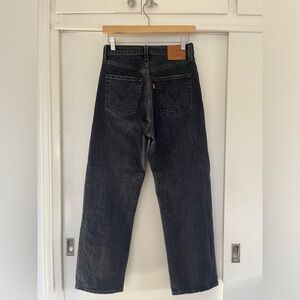 Women’s Levi’s Ribcage Straight Ankle. Black denim. Size 26